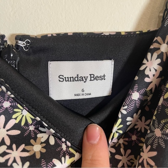 Aritzia Sunday Best ‘Shimmer’ Satin Dress in Black/Lilac Bloom Floral NWT Size 6 - Picture 8 of 10